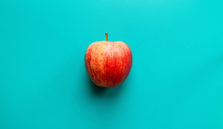 آبل تُطلق شريحة مودم 5G داخلية في iPhone 16e: خطوة نحو الاستغناء عن رقائق كوالكوم