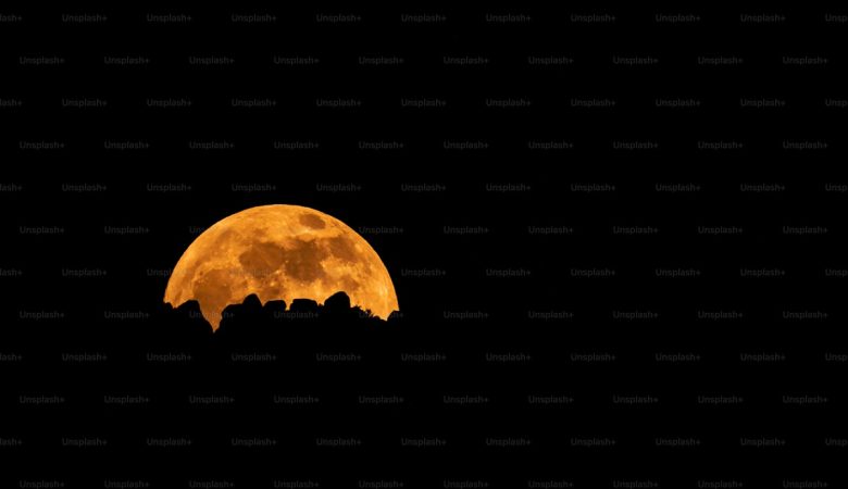 البحث يكشف عن تأثير الوضع الداكن على استهلاك الطاقة في الأجهزة