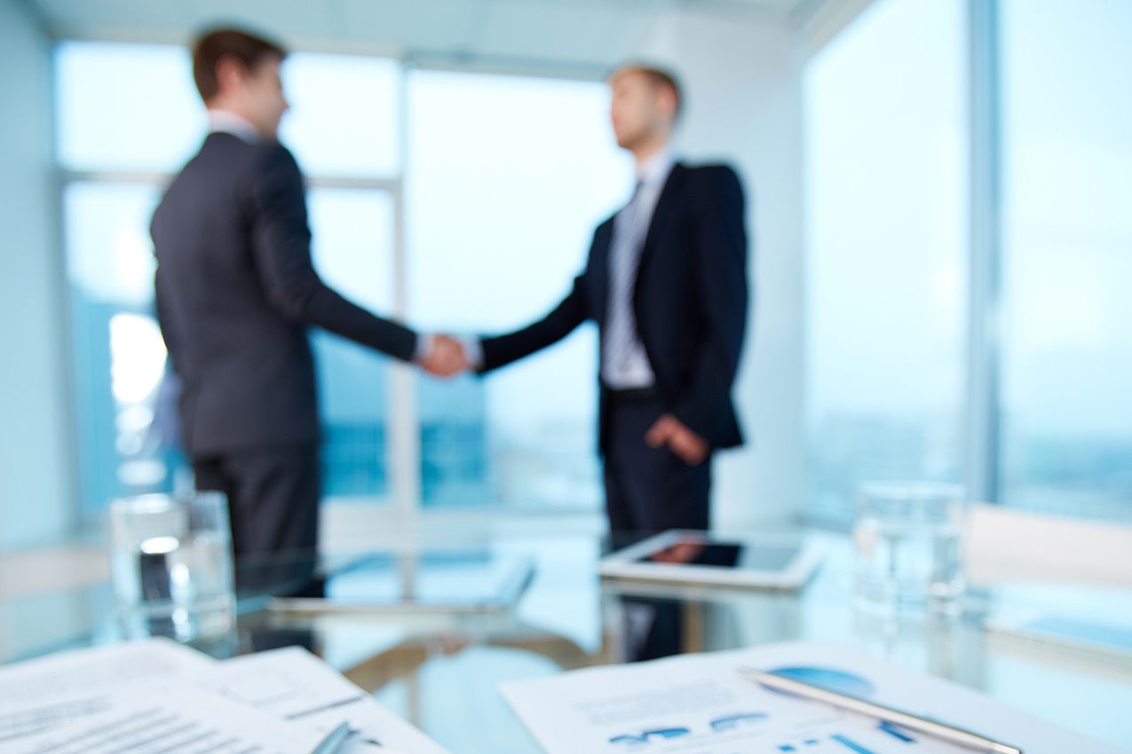 ليش العملاء ما يشترون… رغم إنهم مقتنعين؟